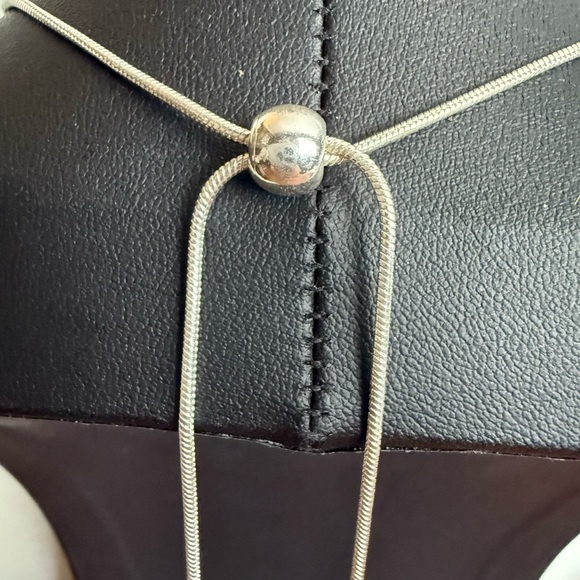 Elegant Silver Pendant Necklace - Picture 7 of 9